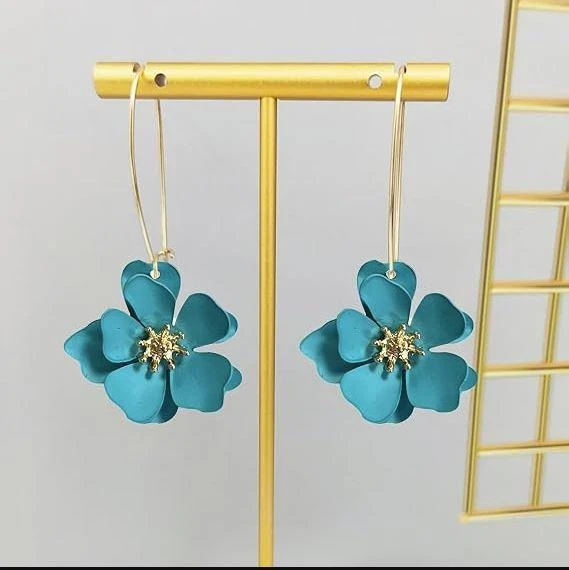 Boucles d'oreilles fleurs bleues suspendues 3099 à 7.99€€